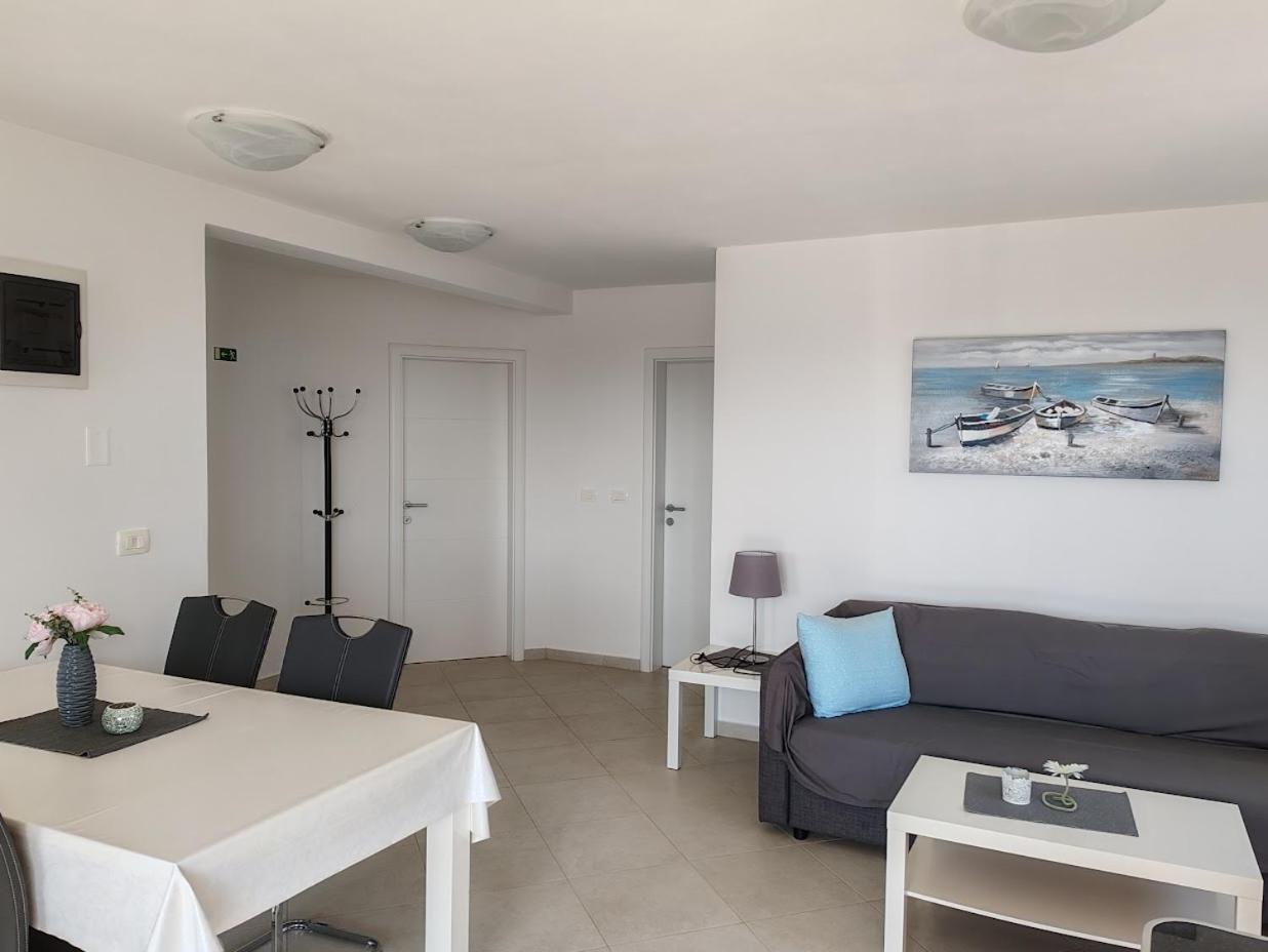Apartments Oleander Lovrecica-Residence With Pool Exterior photo