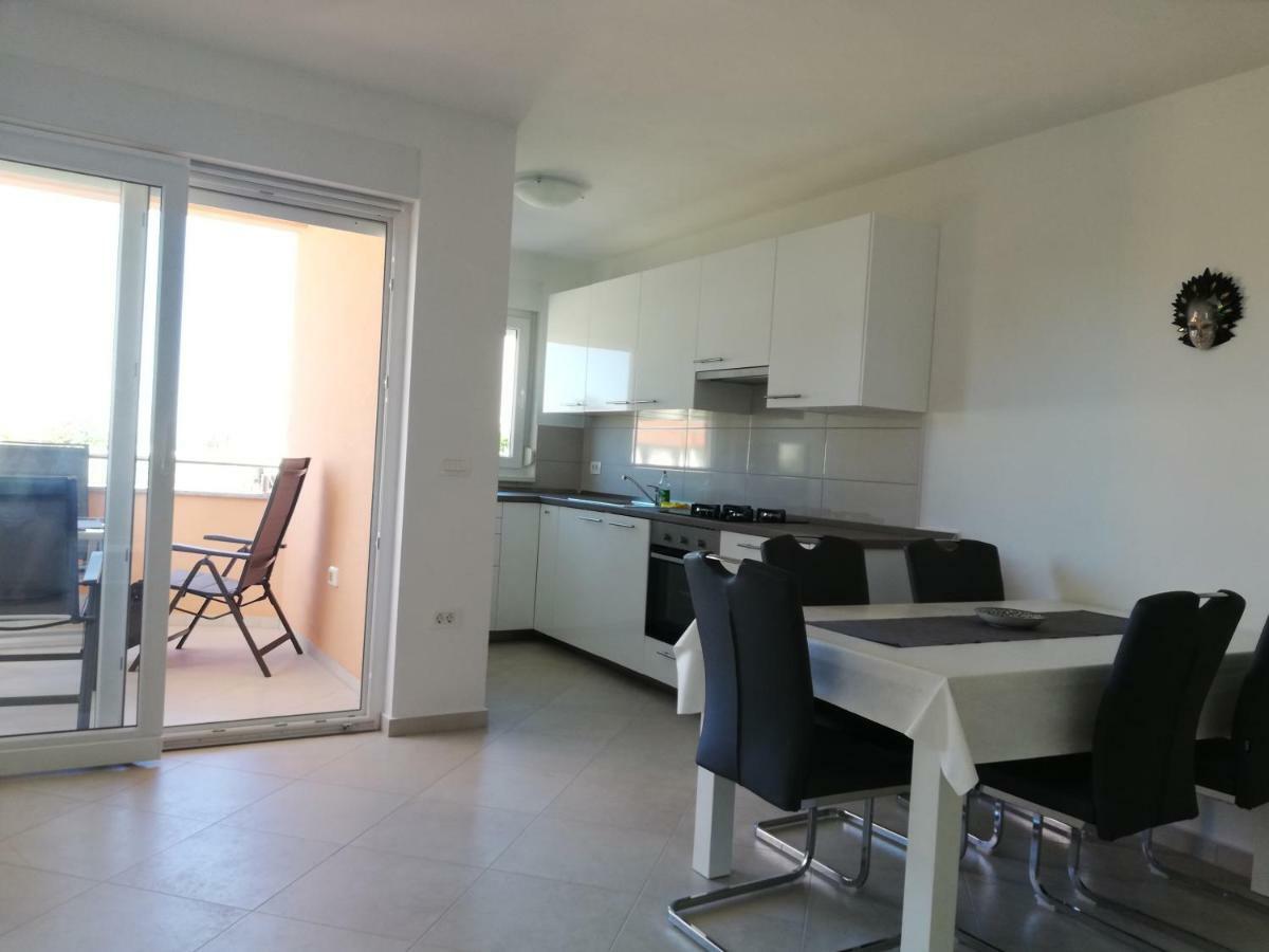 Apartments Oleander Lovrecica-Residence With Pool Exterior photo